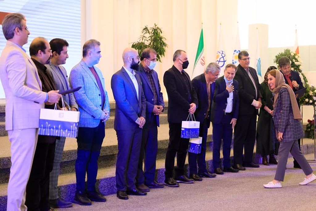 مرکز نمایشگاهی ایران مال صحنه تقدیر از فرشتگان سلامت شد